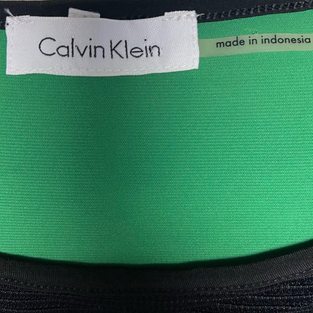 CALVIN KLEIN Size L dress blouse. Business casual. Great condition. - Picture 2 of 3